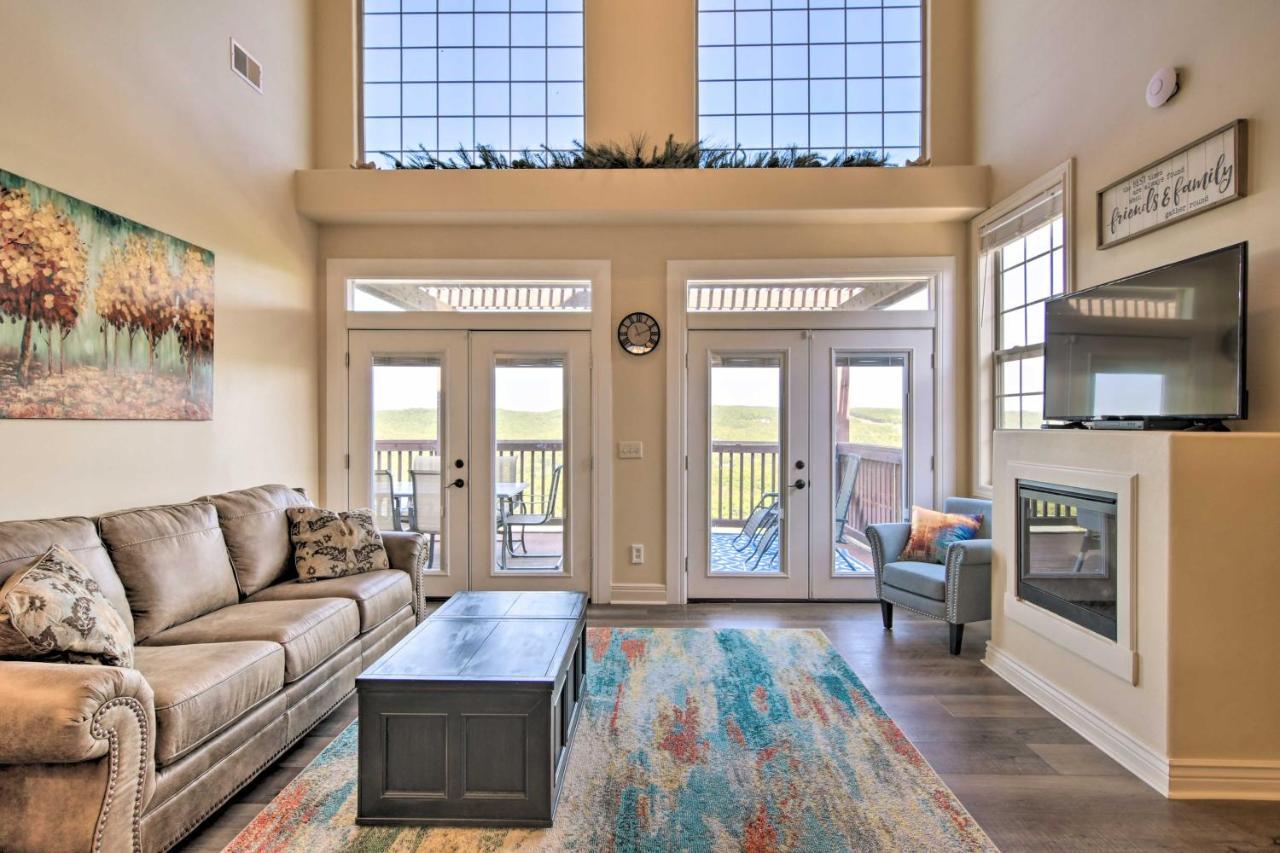 Luxe Branson Retreat With Mtn Views And Pool Access! Exterior foto